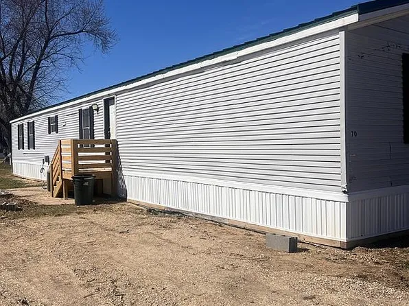 304 Hayes St W #70, Hazleton, IA 50641