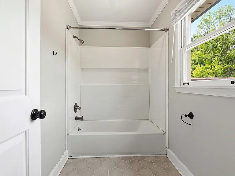 165 Habersham Pl — Photo 19
