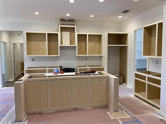 5th image of 13 Birchwood Cir