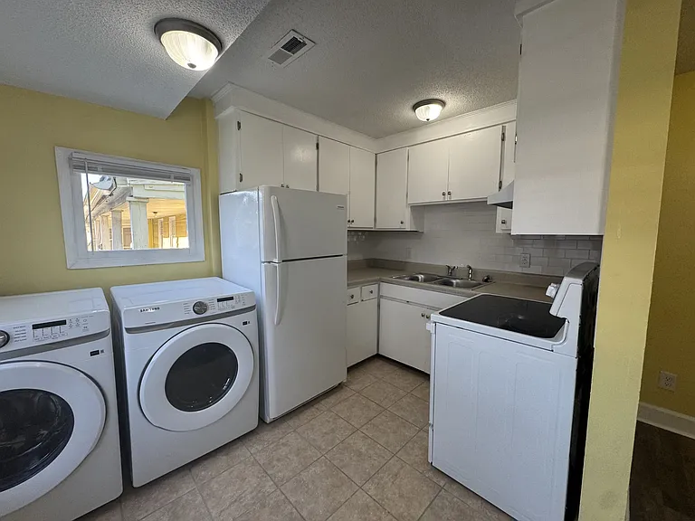 66 Amherst St — Photo 12