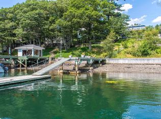 1084 Ridgewood Dr, Halifax, NS B3H3Y4