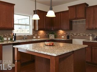 660 Collingsworth Ln, Lawrenceville, GA 30043