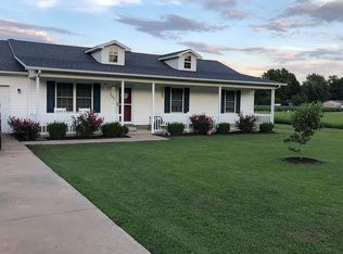 307 Ridgeview Dr, Matthews, MO 63867