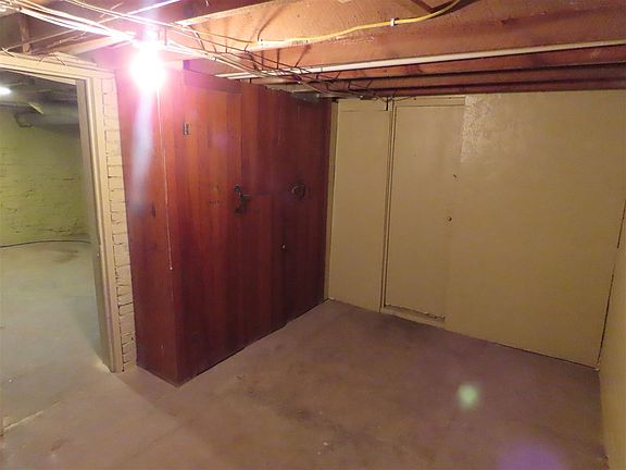 3rd image of 686 K St