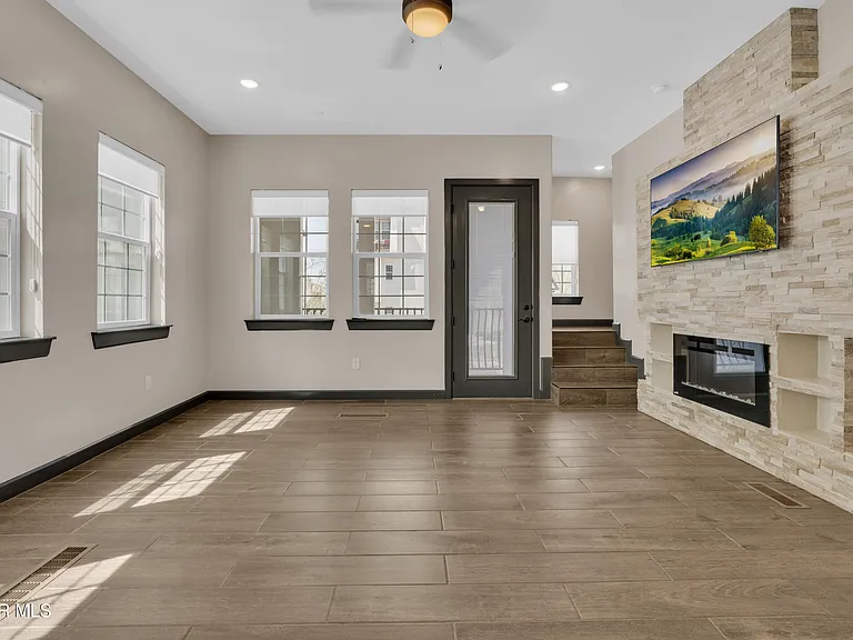 461 Vin Benicarlo Pl — Photo 4