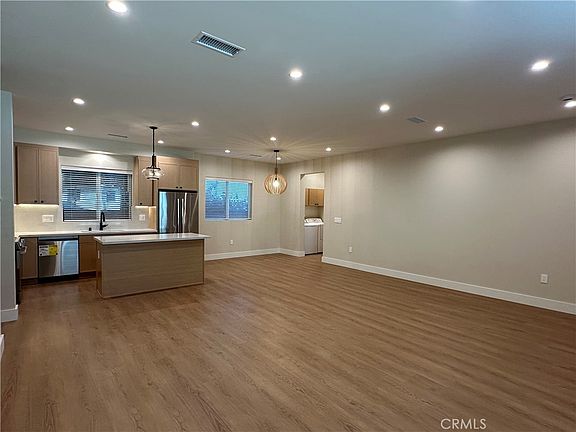 4th image of 4381 Allott Ave