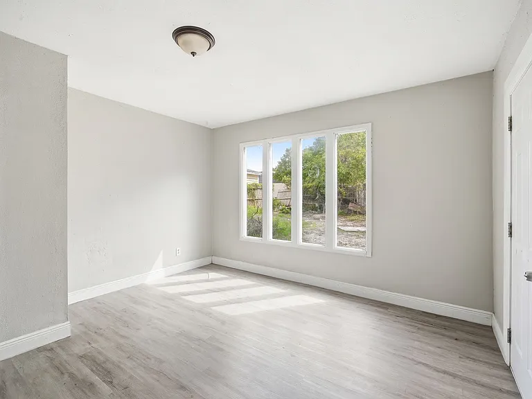 8419 N Semmes St — Photo 11