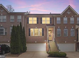 20660 Muddy Harbour Sq, Sterling, VA 20165