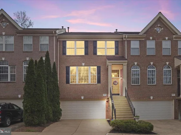 20660 Muddy Harbour Sq, Sterling, VA 20165