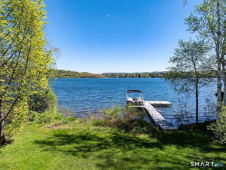 165 Interlaken Rd — Photo 2
