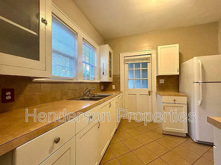 1328 Saint Julien St — Photo 9
