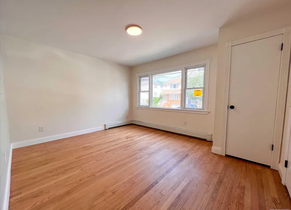 3 bed, 1200 sqft, $2,650 — Photo 3