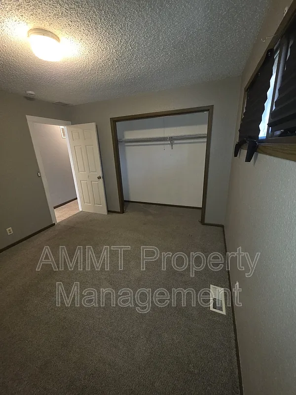 2 bed, 1.0 bath, $850 — Photo 4