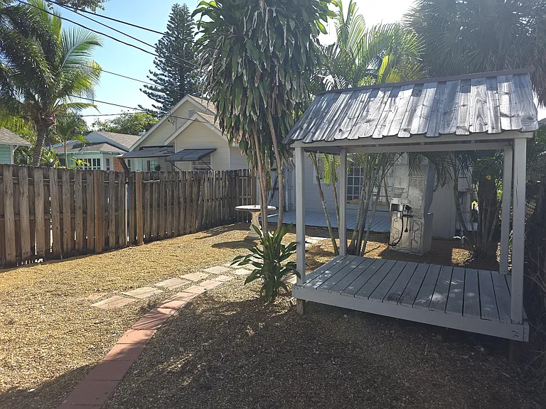 329 S M St — Photo 15