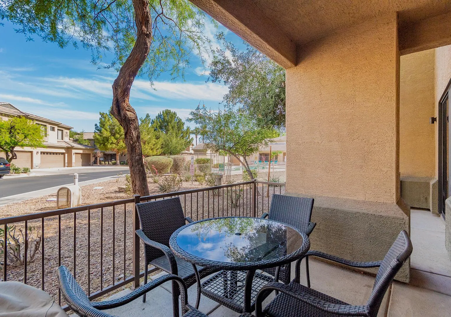 2 bed, 2.0 bath, 1244 sqft, $2,100 — Photo 4