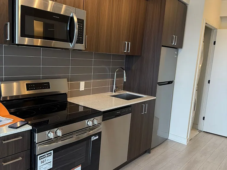 8020 Derry Rd E #806 — Photo 3