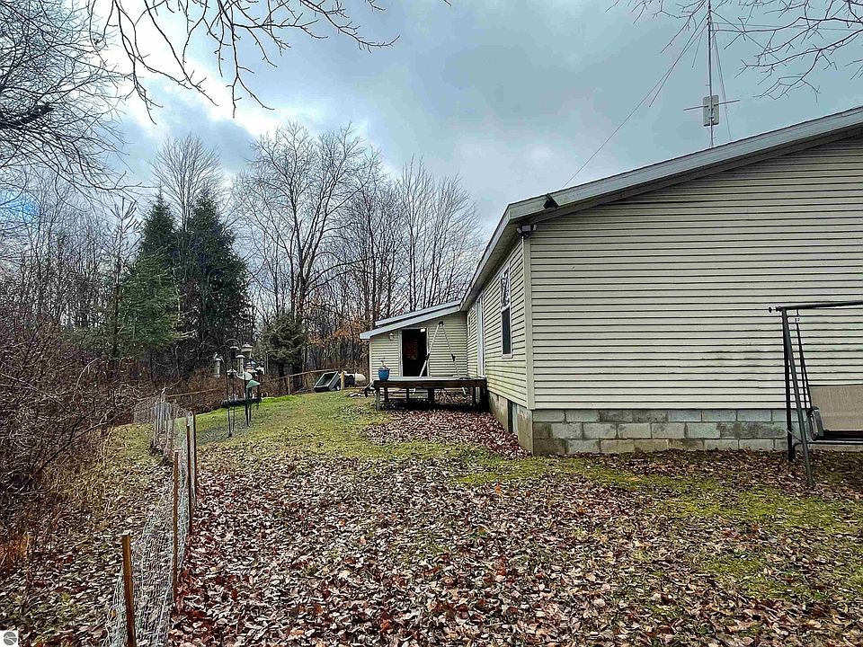 575 Cedar Ln, Mount Pleasant, MI 48858 Zillow