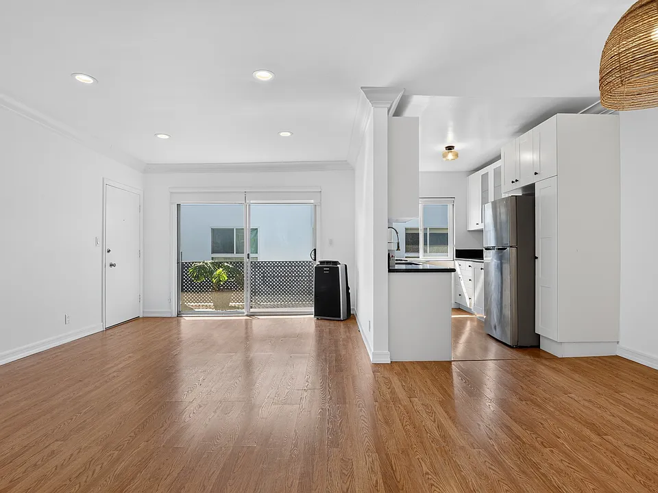 1737 Butler Ave #7