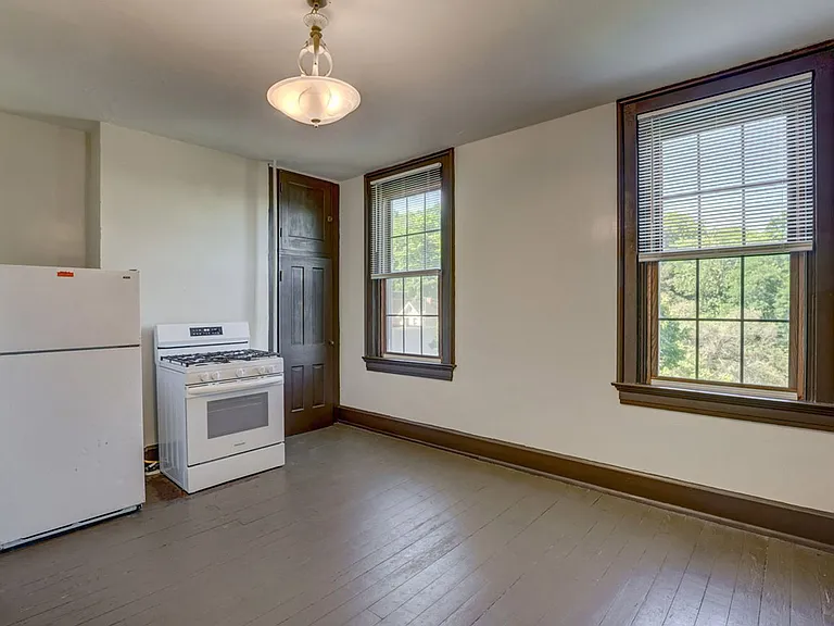 111 Gage St #2 — Photo 6