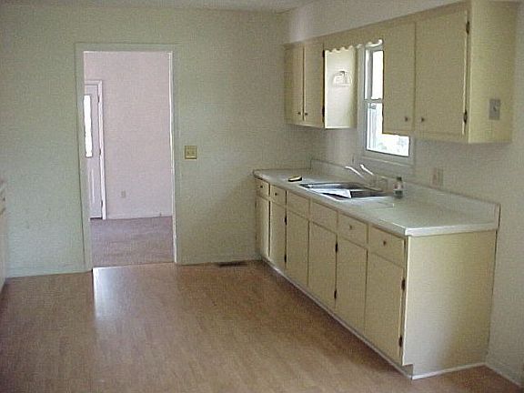 4th image of 300 Kennedy Jones Ave