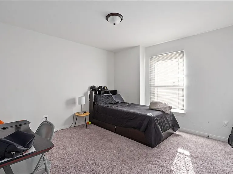 2307 N 26th Dr — Photo 17