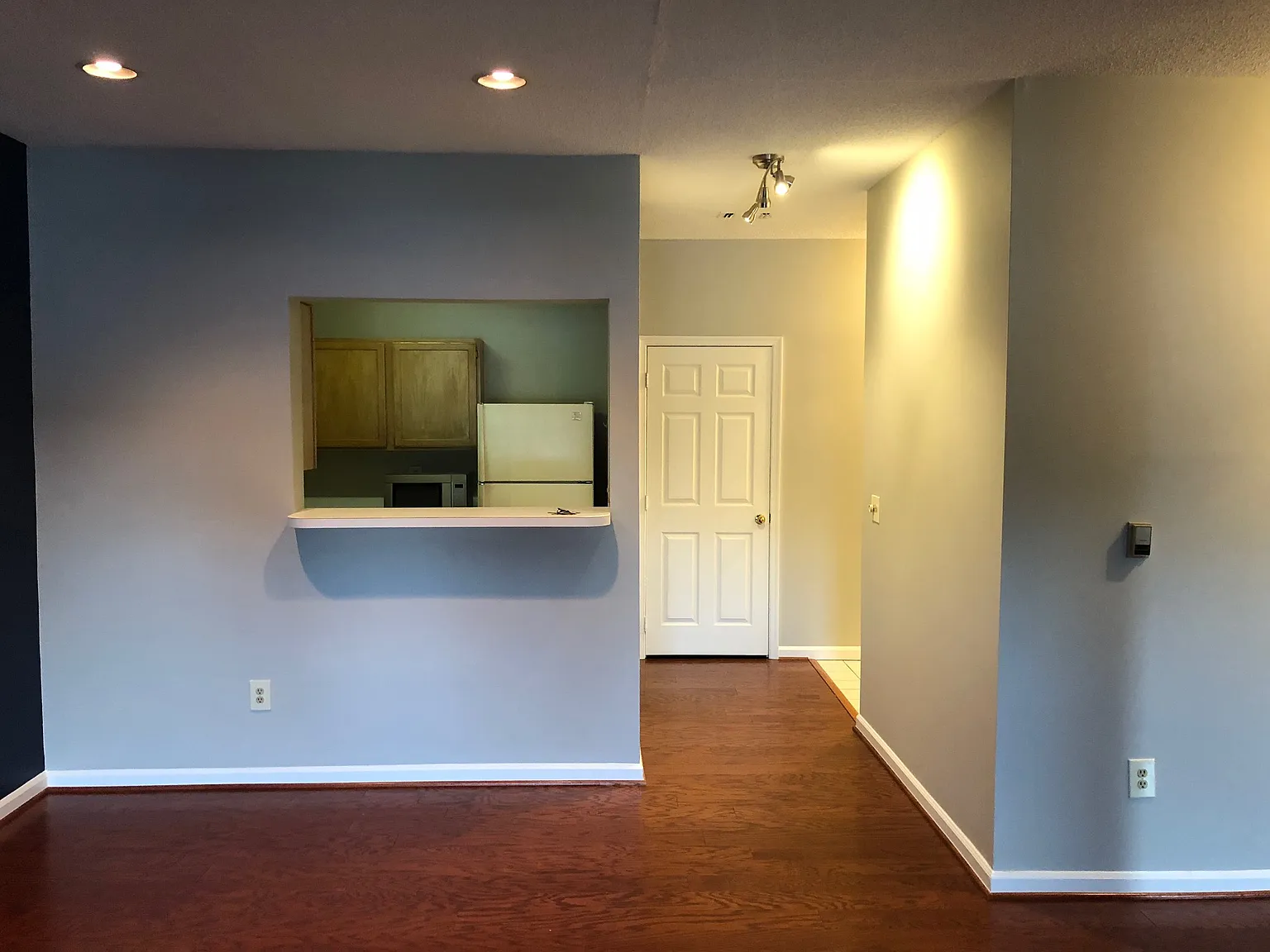 1 bed, 801 sqft, $1,950 — Photo 2
