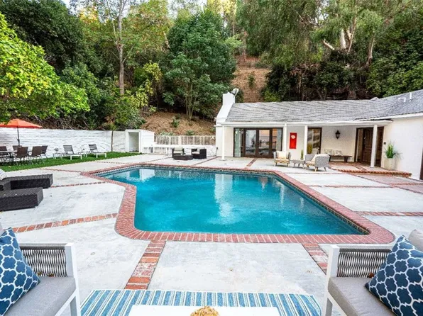 3183 N Laurel Canyon Blvd, Studio City, CA 91604