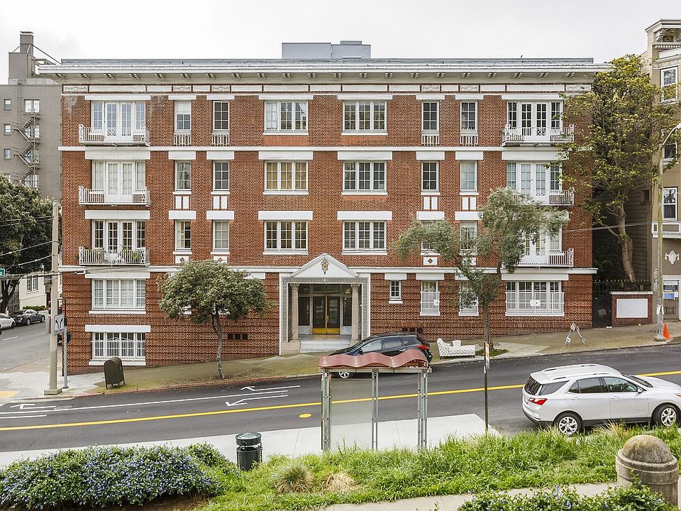 Front of Building from Layfayette Park