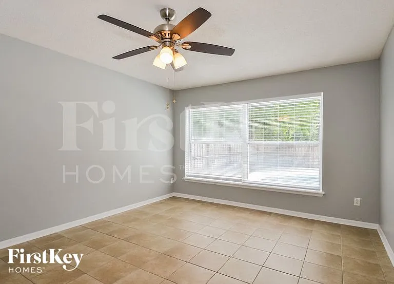 153 Johns Glen Dr — Photo 7