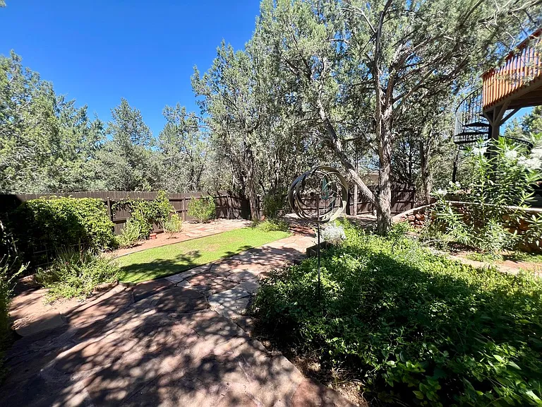 335 Foothills South Dr — Photo 11
