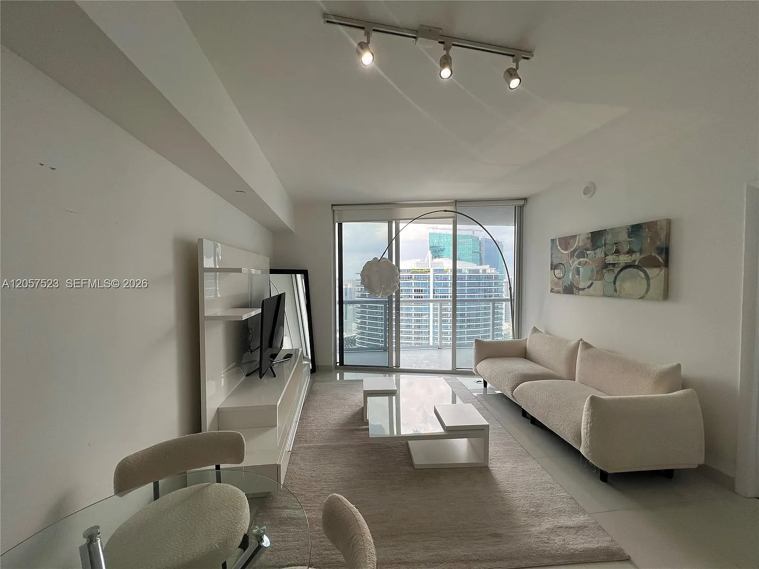 1 bed, 597 sqft, $3,400 — Photo 2