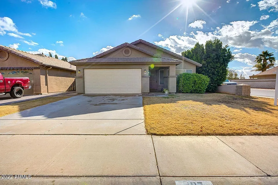 3 bed, 1537 sqft, $2,195 — Photo 1