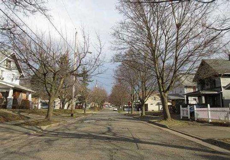 2nd image of 321 Black St