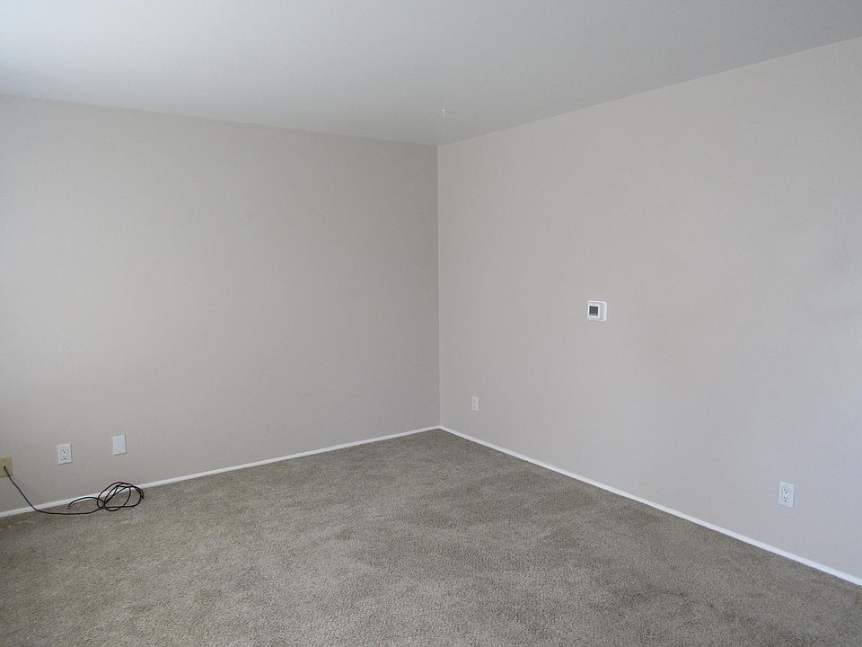2nd image of 924 E Mason Ave