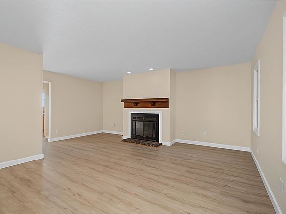 5th image of 3139 Gracemore Ave