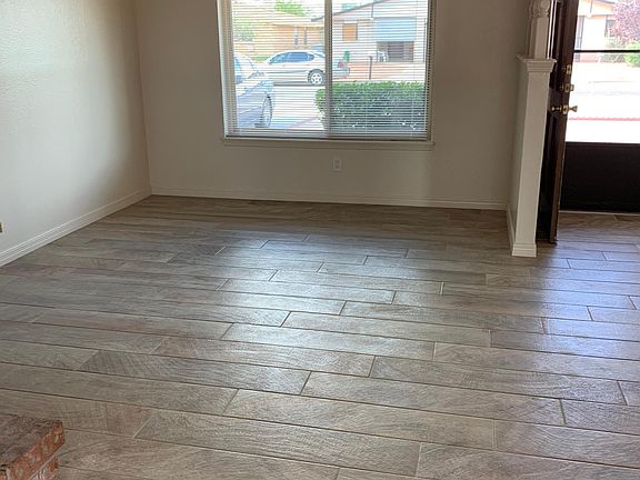 4th image of 10912 Sagebrush Way #B