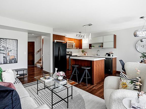 5th image of UNIT 201-2007 Pohorecky CRESCENT