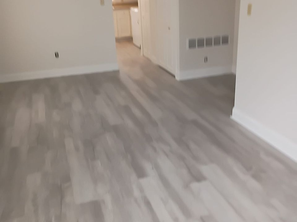 2nd image of 128 Canal St