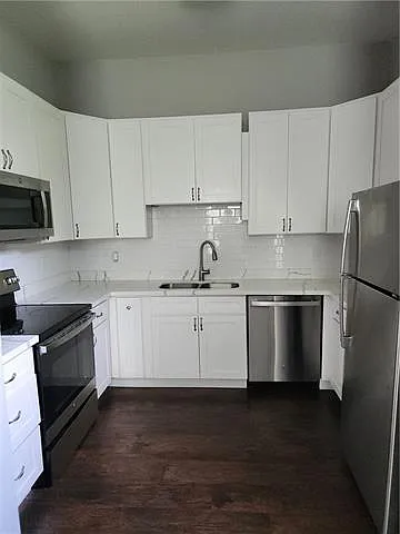 2524 N Galvez St — Photo 6