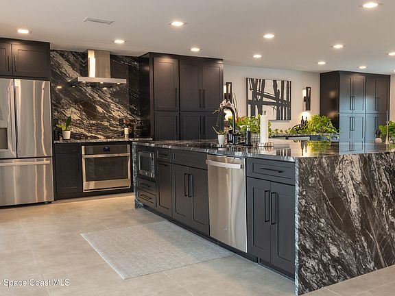 5th image of 101 La Costa St APT 5-B