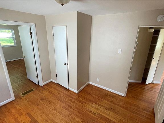 4th image of 3236 Chaucer Ave