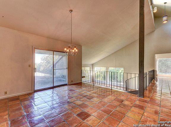 3rd image of 6407 Laurelhill Dr