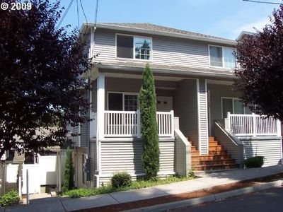 11861-11865 SE Pine St, Portland, OR, 97216