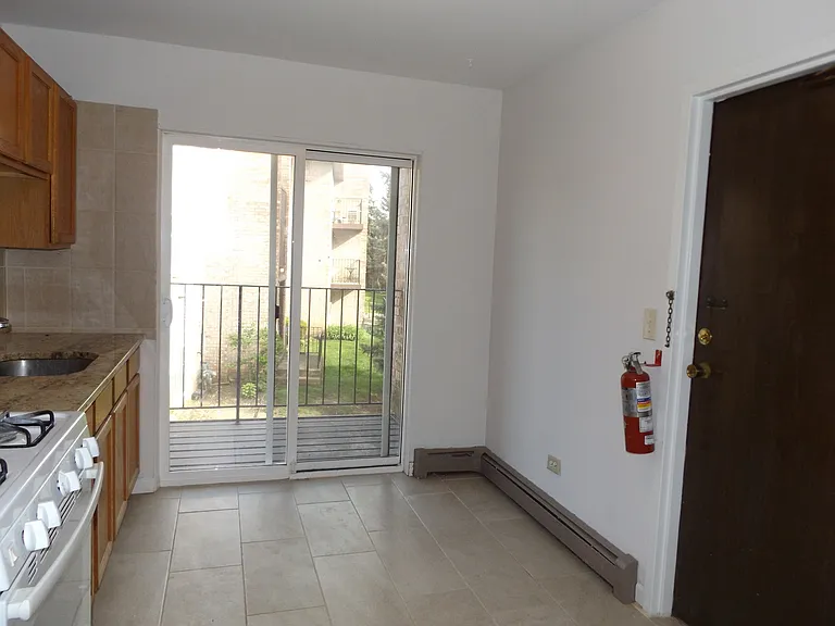 710 W Huntington Commons Rd #2B — Photo 10