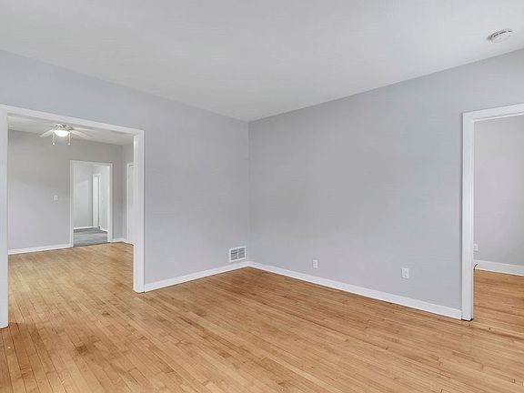 2nd image of 115 Seward St