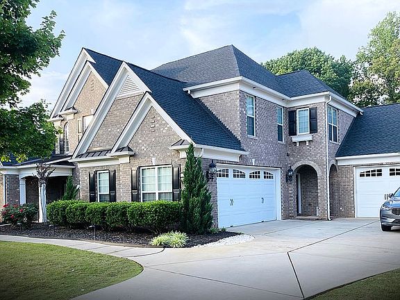 5th image of 2903 Julian Glen Cir