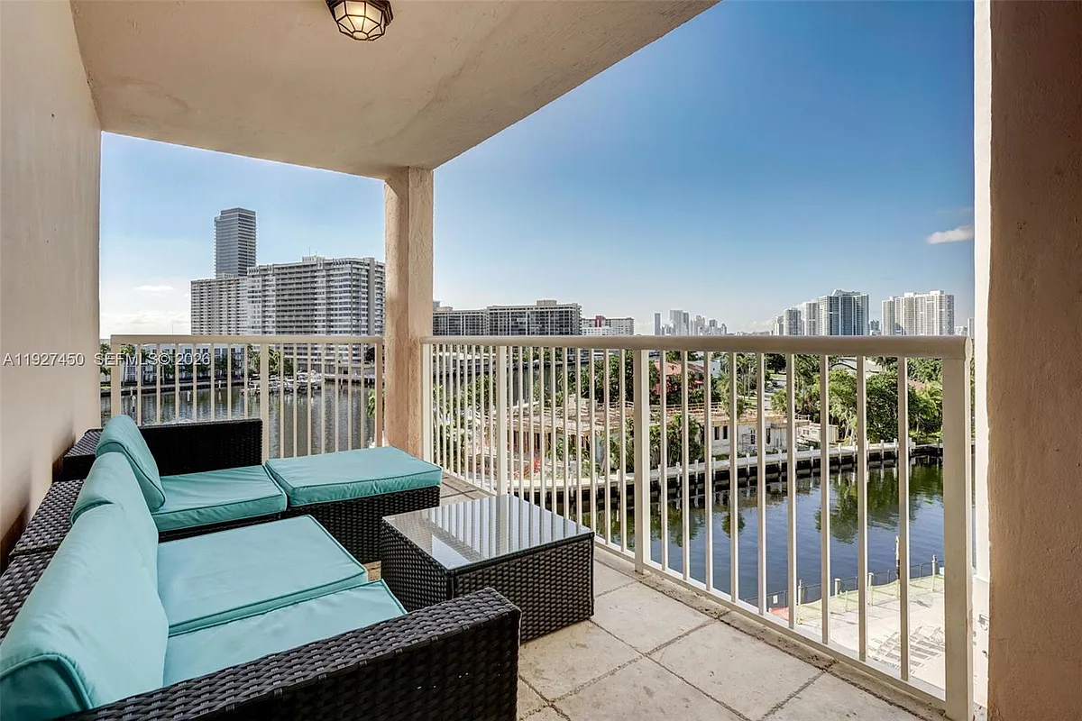 Building Photo - 121 Golden Isles Dr #607