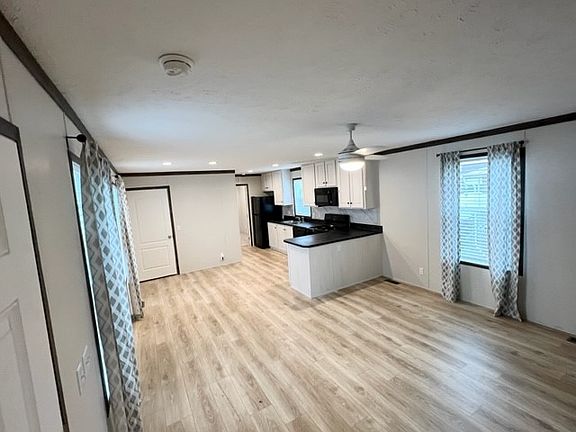 3rd image of 46000 Geddes Rd #460