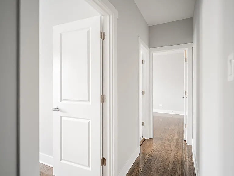 Hallway 5162-2B