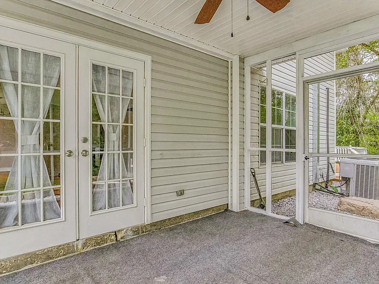 3420 Riverside Dr — Photo 8